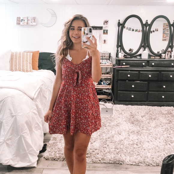 Adorable Floral Dress!! - Picture 3 of 6